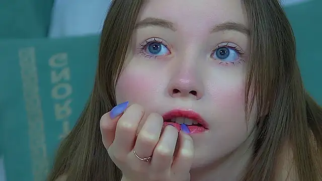 KeiraAsti webcam