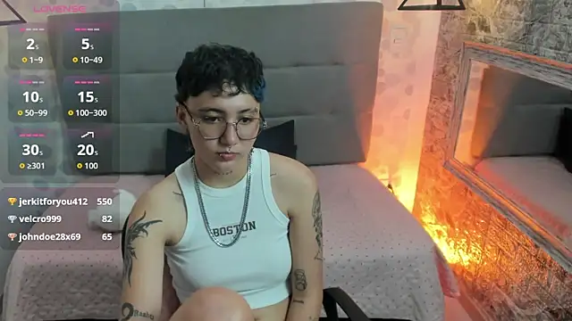 emahills__axelrose webcam