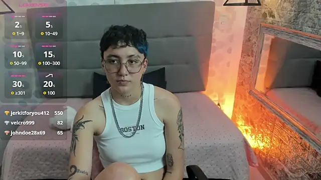 emahills__axelrose webcam