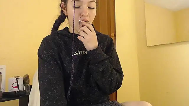 lilimini032 webcam