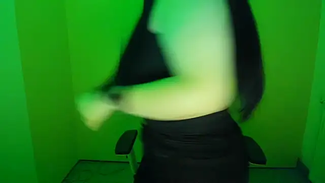 Mona_Esty webcam