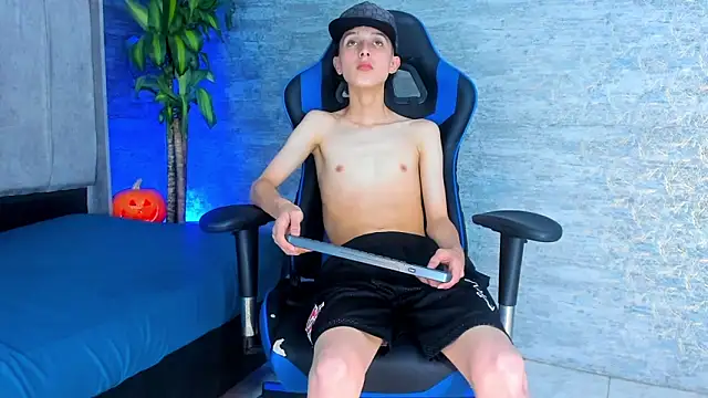 arthurcox (M twink) - full naked