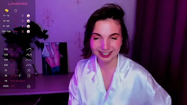 KindHazelHere_ webcam