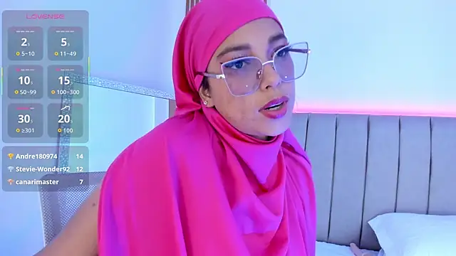 naishaa_ webcam