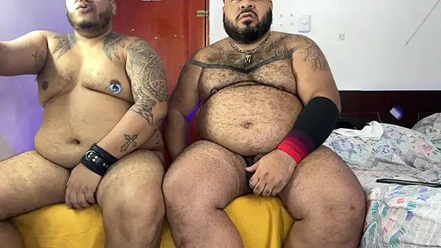 FetishBearsBig webcam