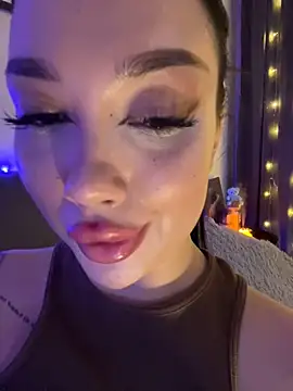 kiss_lissa (F young) - SHOW SWEET PUSSY🔥💦