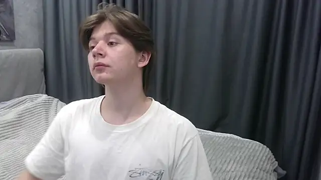 w_n_g_s (M twink) - Handjob