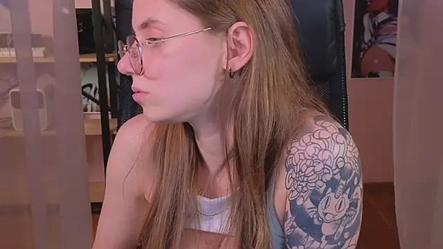 _annastark_ (F young) - flash boobs