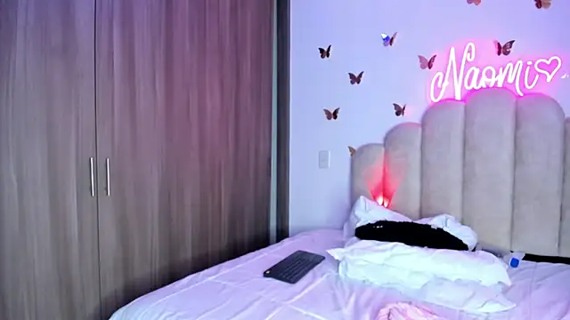 NaomiAsha webcam