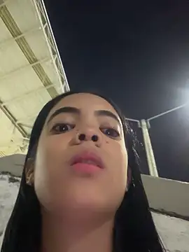 NAUGHTY_LITTLE_18 webcam