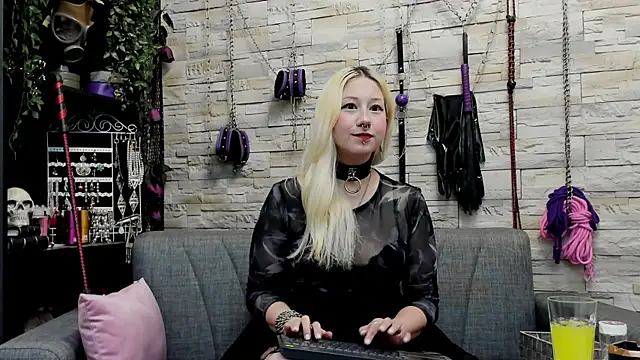 cruelmistress - CruelMistress's free webcam