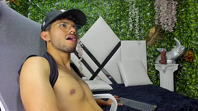 alanvilla_lobo (M young) - Make me cum!