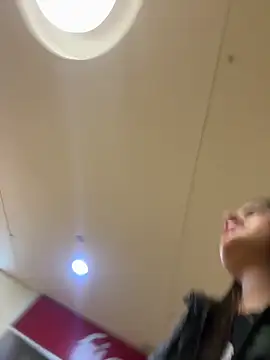 isabella21_ (F young) - RIDE DILDO TOTAL DESNUDE IN TOILET