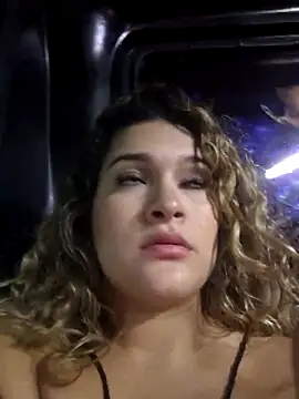 Sara_smiiith211 webcam