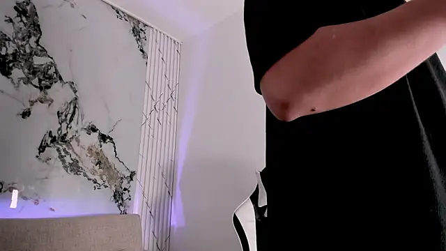 Asta_Black webcam