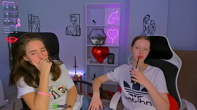 khloebeauty (Ask my age) - french kiss