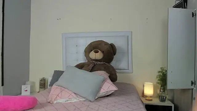 Sofia_Blosom webcam