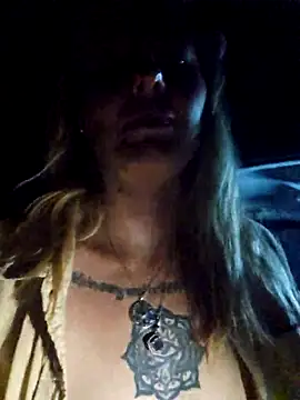 SheIsSomething webcam