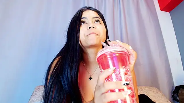 jade_brunnette webcam