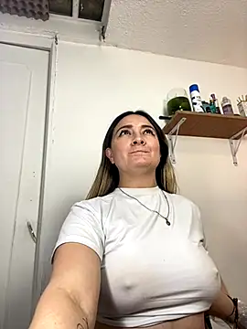 antonella87 (F milf) - 2 fingers in ass