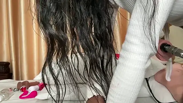 AudreySpanksFuck- webcam