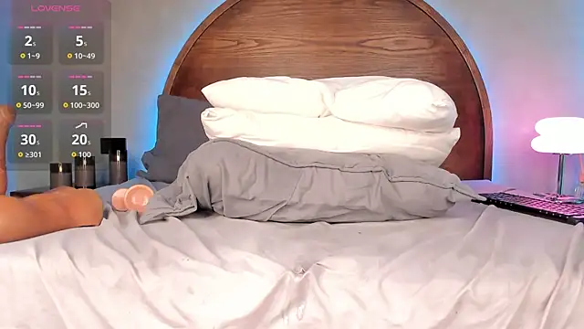 alisonn_moon webcam