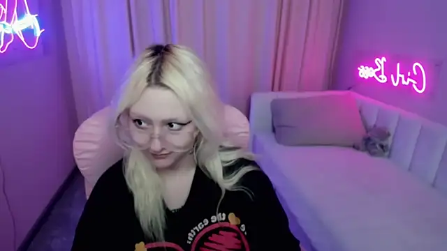 JuliaSharkk webcam