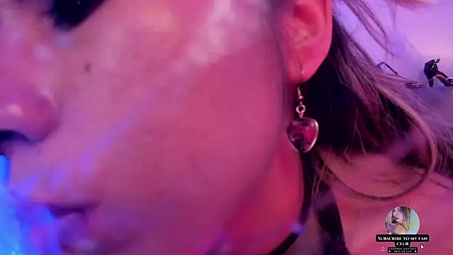 delilah_fix webcam
