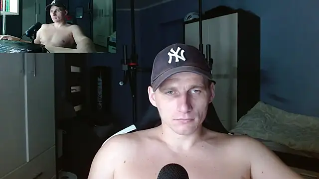 PoliglotJoe webcam