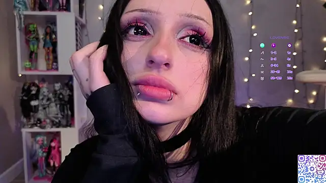 hikmurr (F teen) - Play with my boooobs