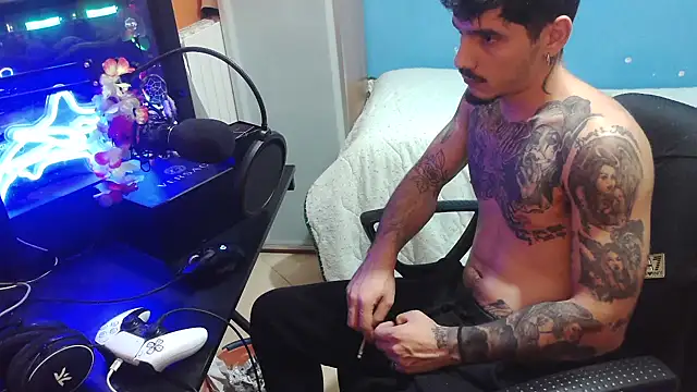 Badboyi1997 webcam