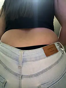 Isabella21_ webcam