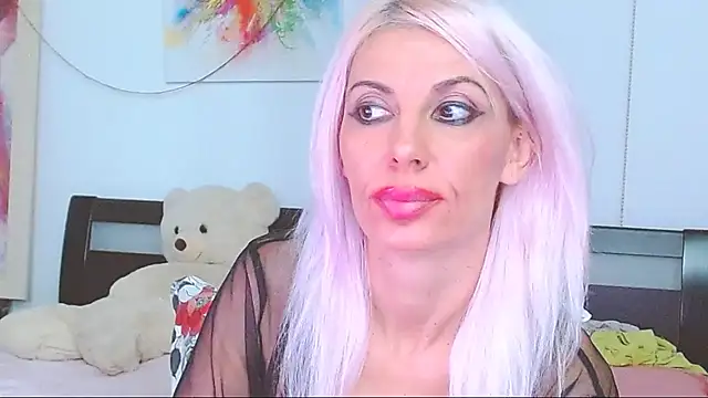 HoneyLara webcam