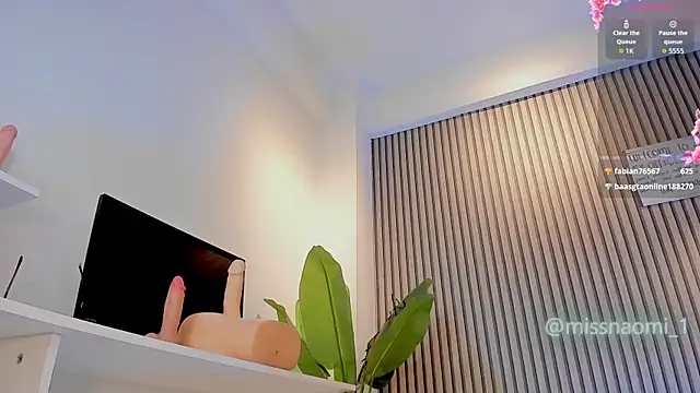Missnaomi_ webcam
