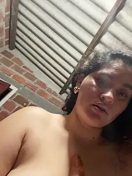 lunasexyhot18 webcam