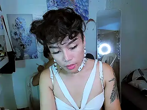 YourNikkieXxx webcam