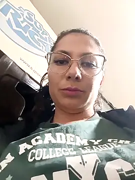 Mia-love-03 webcam