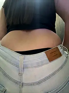 Isabella21_ webcam
