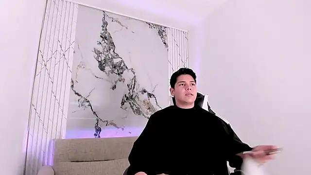 Asta_Black webcam