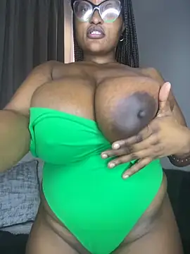 Bustygoddess32