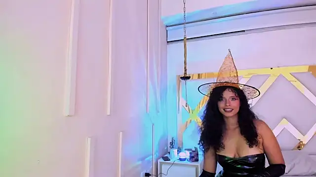 Sweet_Lucyy webcam