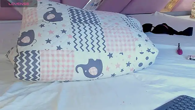 RoxyReign webcam