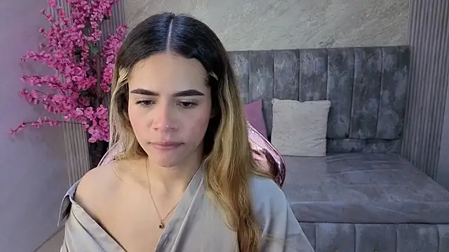 lilith4_s - Lilith4_s's free webcam