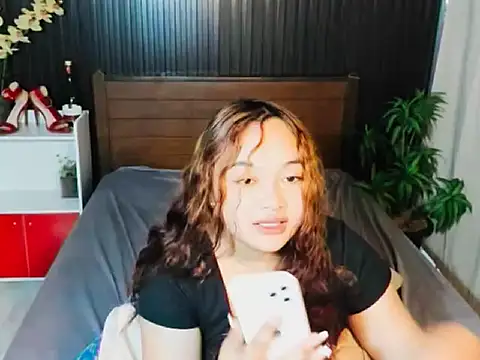 UrFavouriteCravings webcam