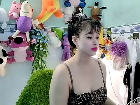 emgaixinhngoan (F milf) - Show body
