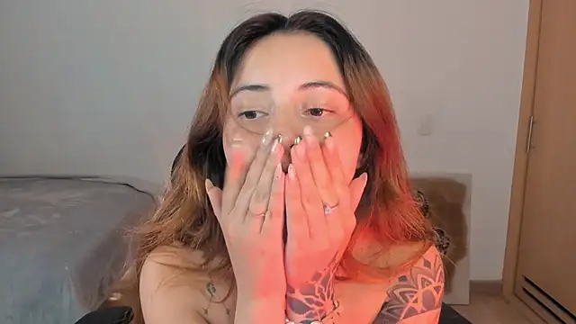 annie_mora webcam
