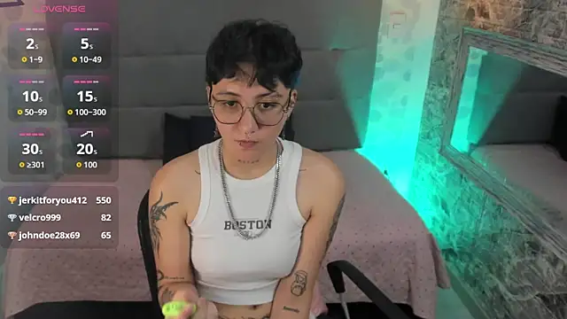emahills__axelrose webcam