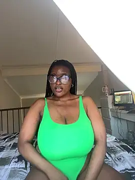 Bustygoddess32 webcam