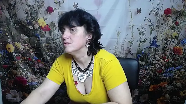 LuciaMii webcam