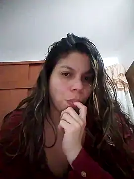carliina_soussa (F milf) - Dancing, and touching
